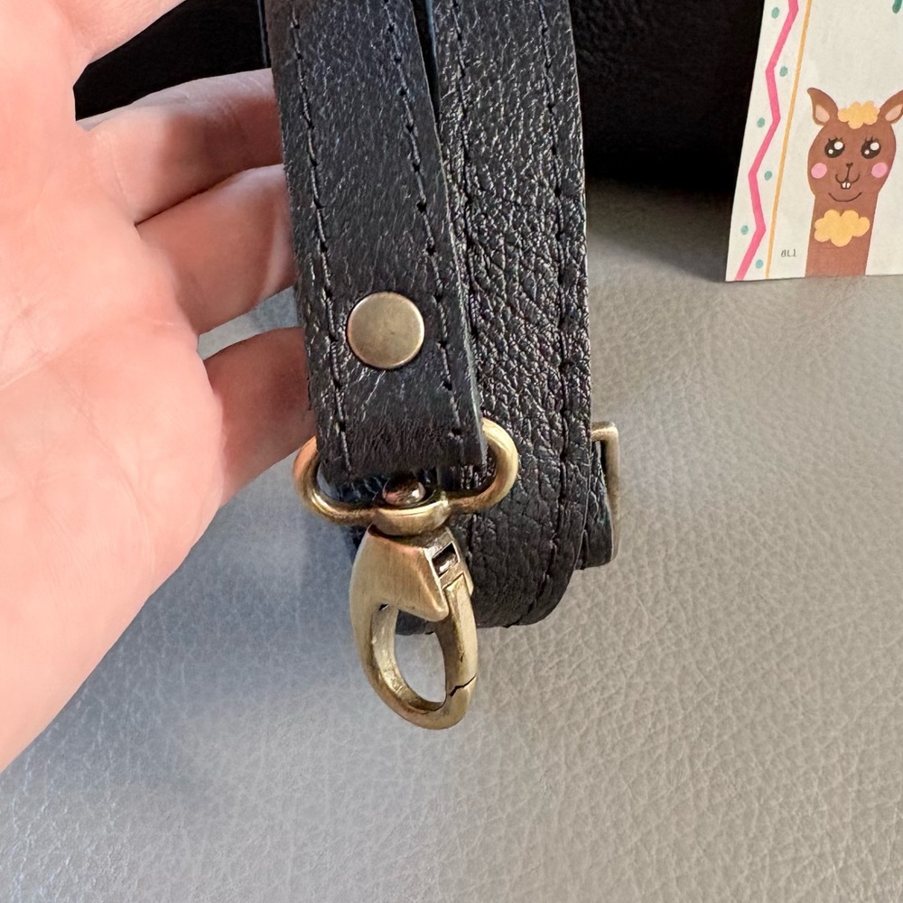 Portland Leather Goods Triangle Shoulder Bag in Pebbled Black! - Picture 10 of 10